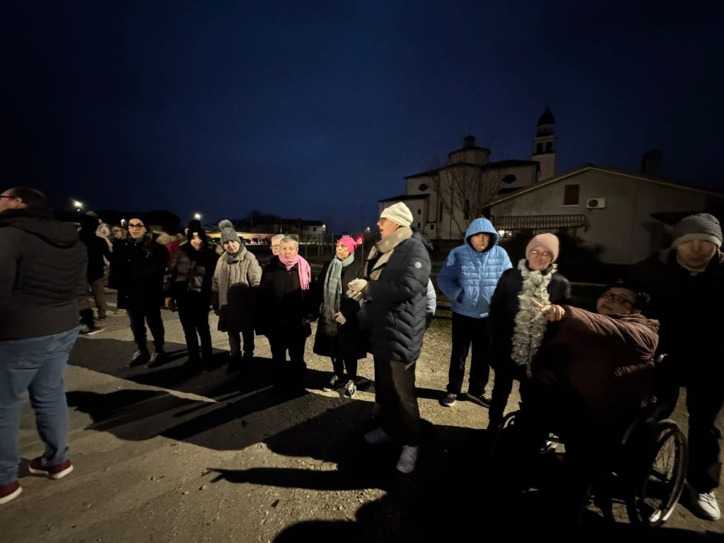 La Befana con gli Alpini a Villa del Conte, Centro Paolo VI La Befana con gli Alpini a Villa del Conte, Centro Paolo VI