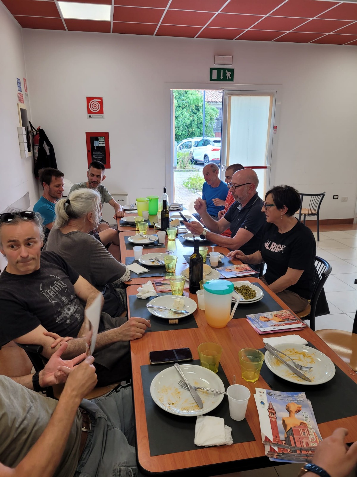 scultori del “Simposio” di scultura su legno di Cavino ospiti al Centro Paolo VI scultori del “Simposio” di scultura su legno di Cavino ospiti al Centro Paolo VI