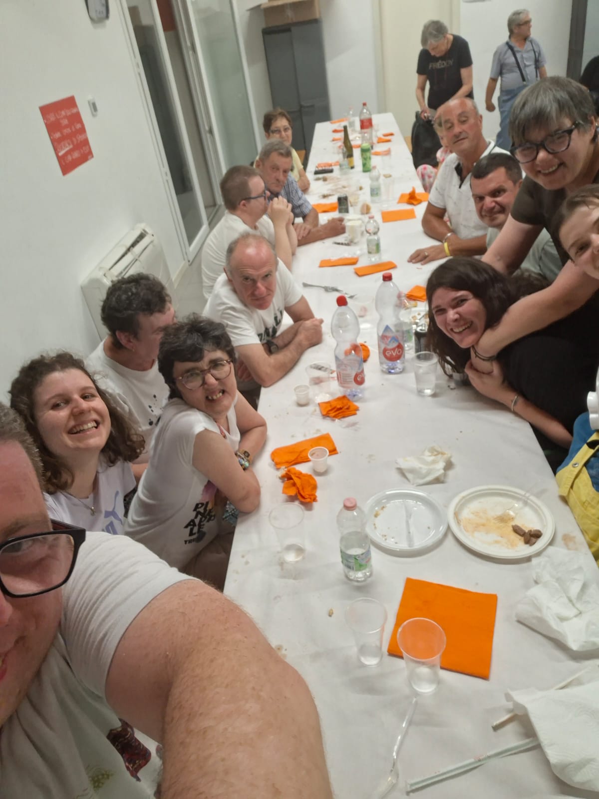 Gli utenti delle Comunità-Alloggio alla cena annuale del Gruppo Arcobaleno