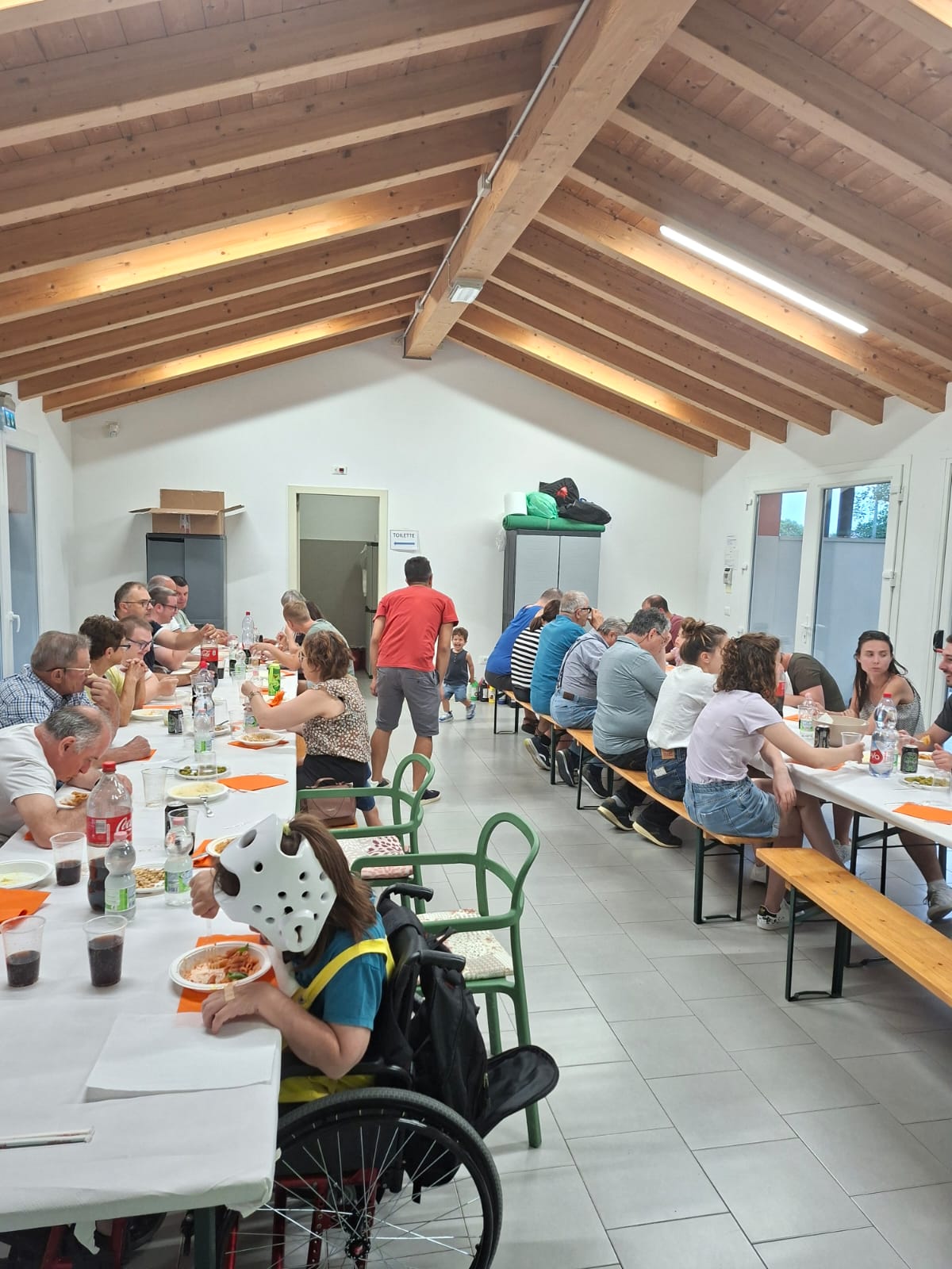 Gli utenti delle Comunità-Alloggio alla cena annuale del Gruppo Arcobaleno