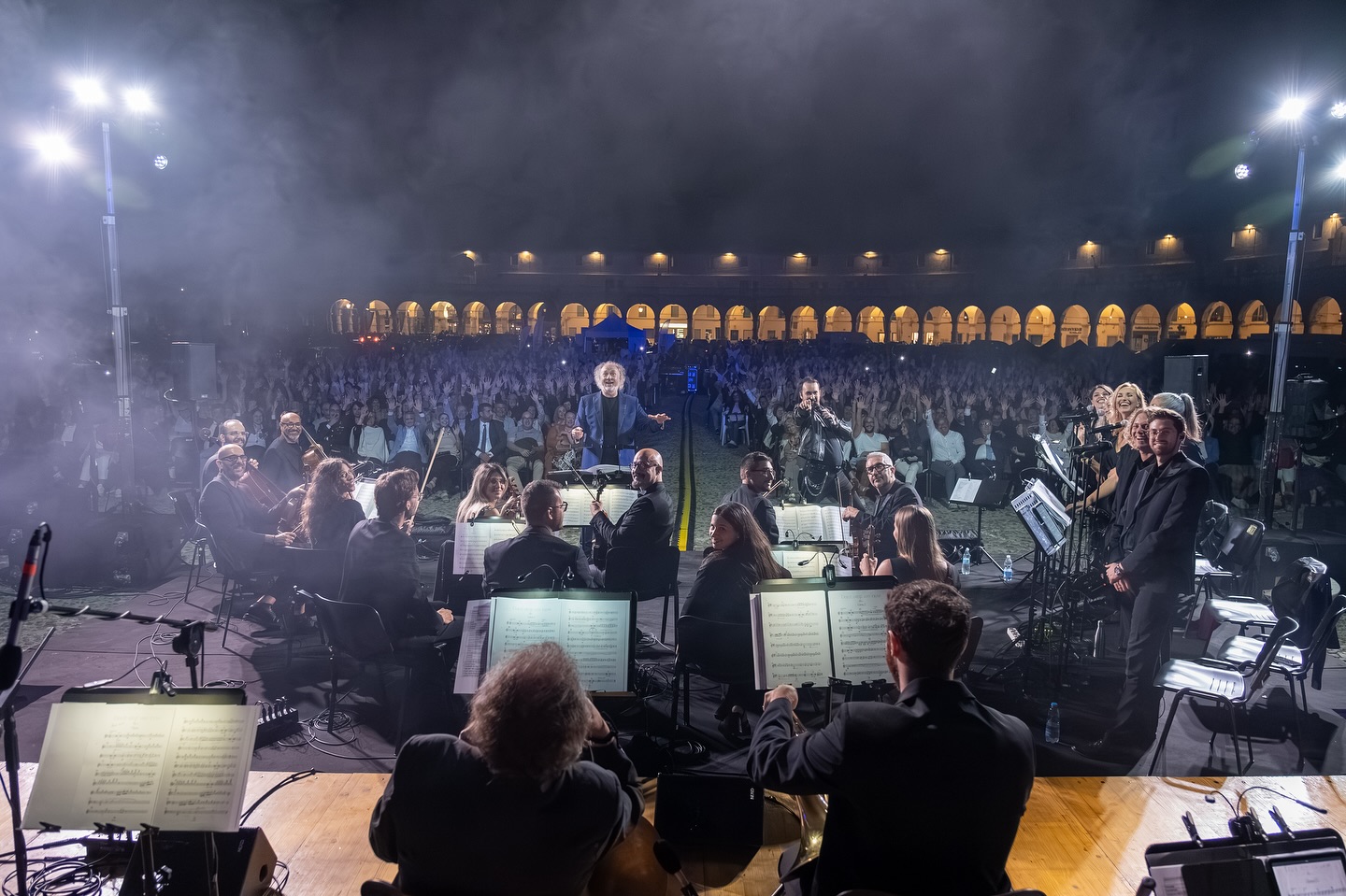 In Piazza Camerini a Piazzola un concerto stupendo per Il Passero