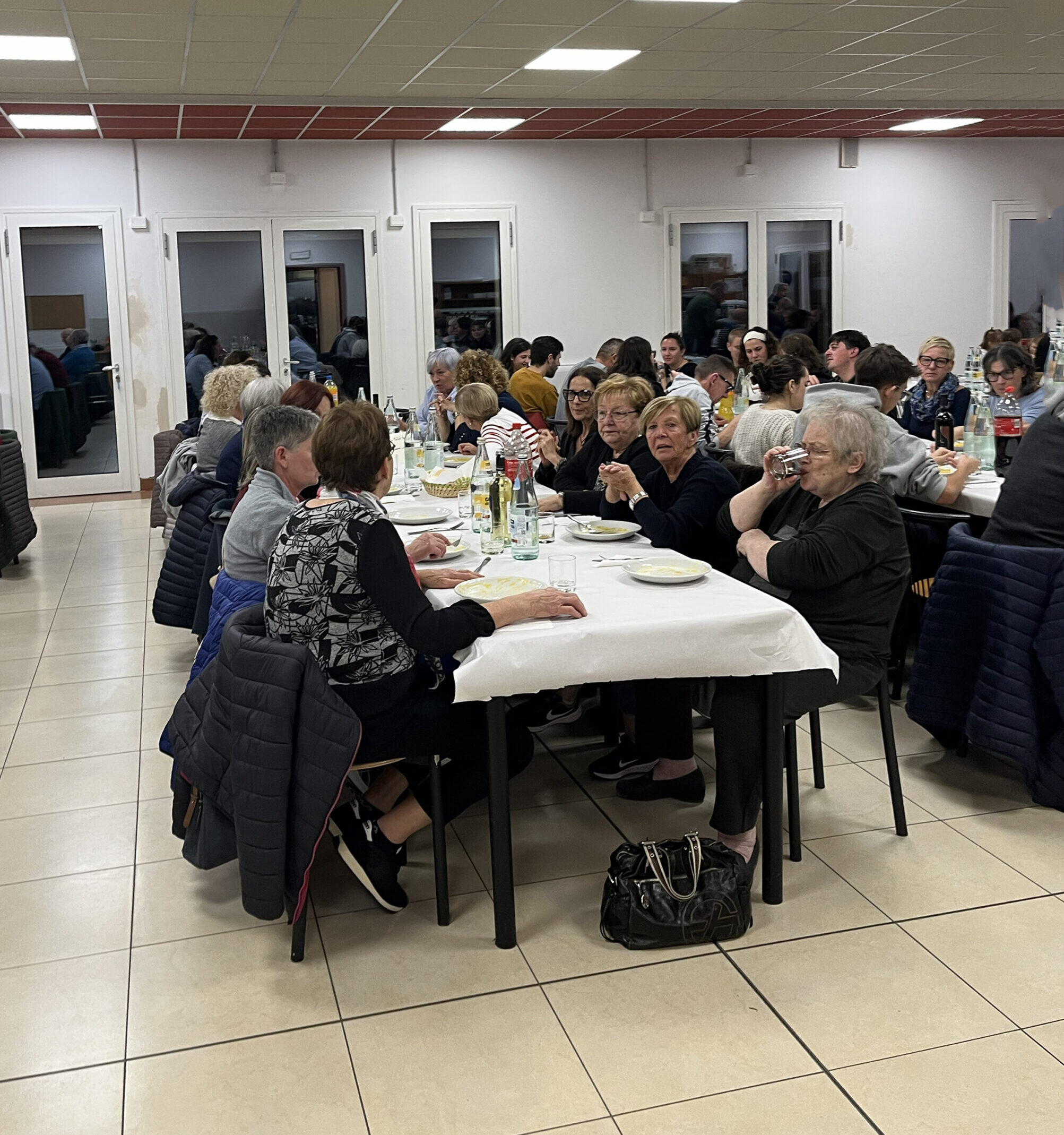 120 volontari del Centro Paolo VI alla “cena del grazie”